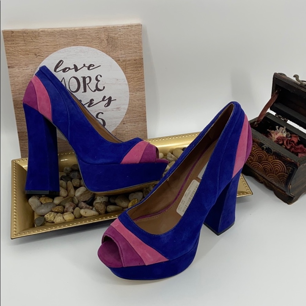 Steve madden Royal blue heel never worn size 9.5